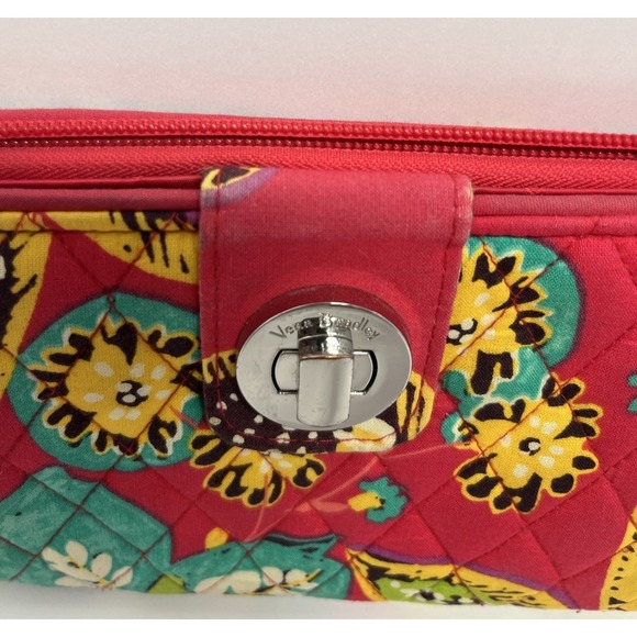 Vera Bradley Georgia Turnlock Wallet Rumba RFID Zip Around Red Floral Quilted - Picture 3 of 8